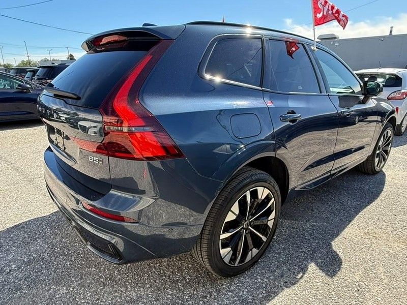 Volvo XC60 Vehicle Full-screen Gallery Image 7