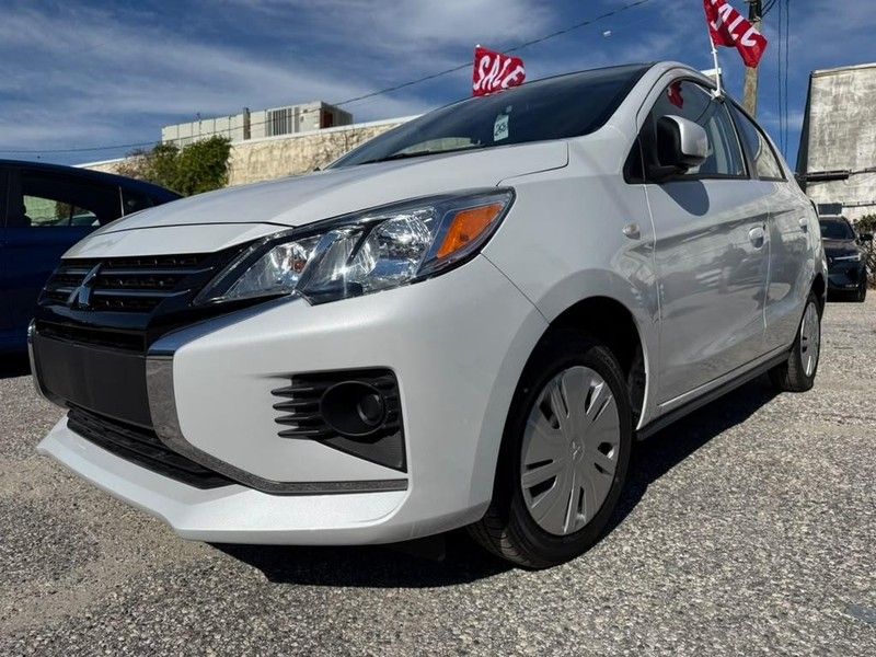 Mitsubishi Mirage Vehicle Full-screen Gallery Image 2