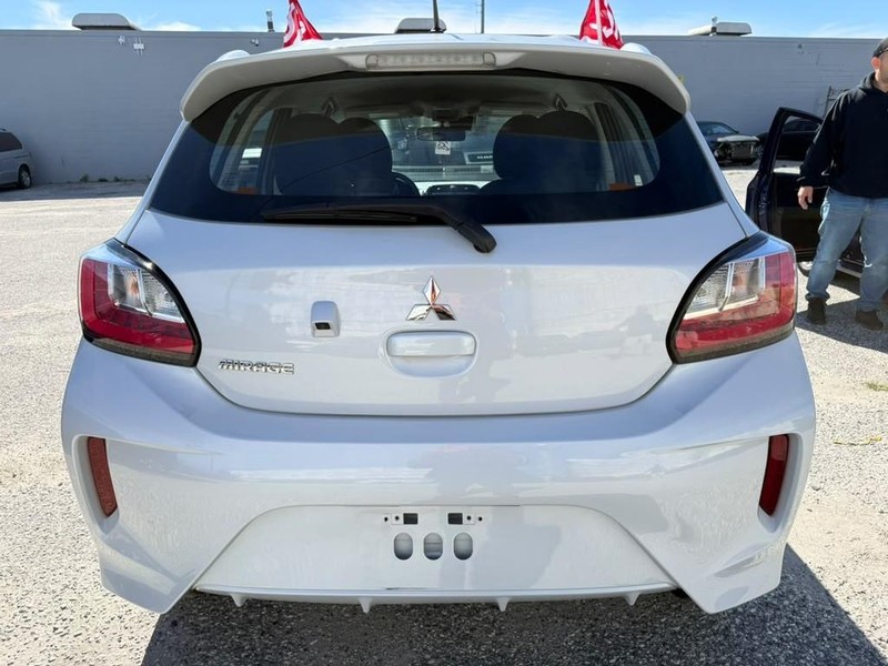 Mitsubishi Mirage Vehicle Full-screen Gallery Image 8