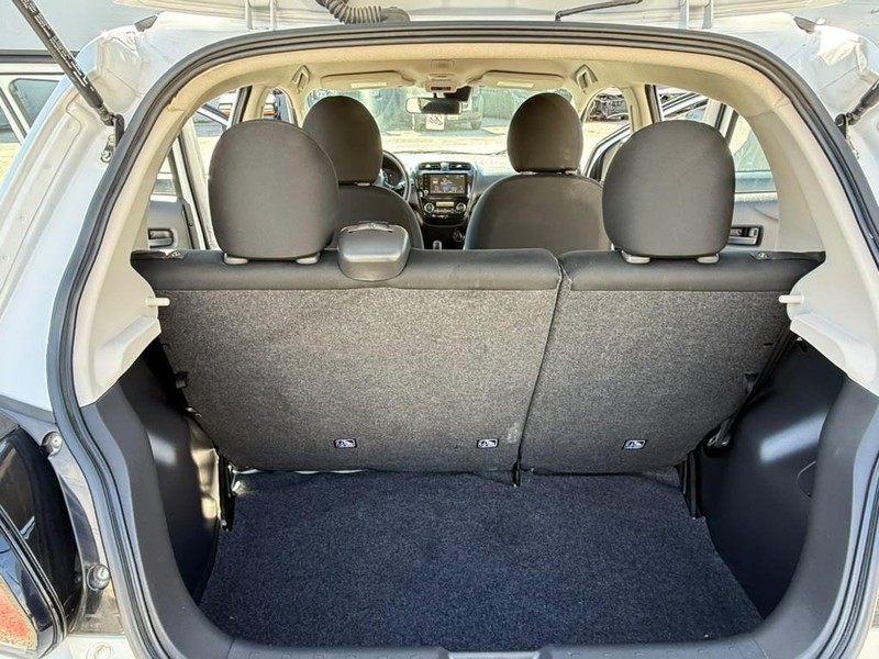 Mitsubishi Mirage Vehicle Full-screen Gallery Image 21