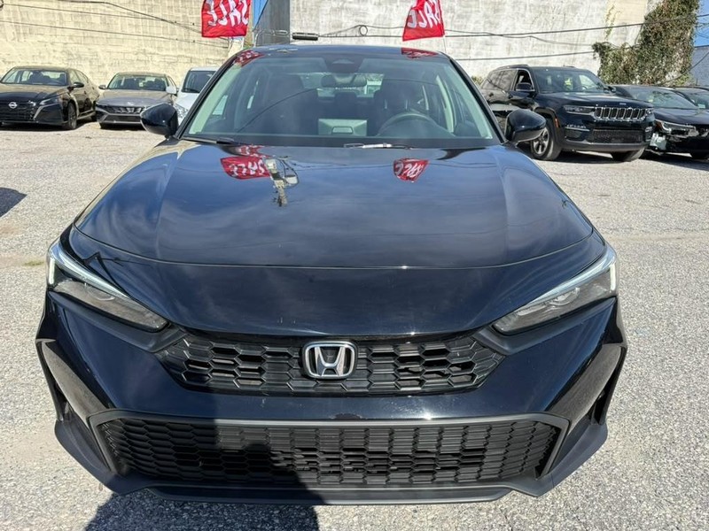 Honda Civic Sedan Vehicle Full-screen Gallery Image 2