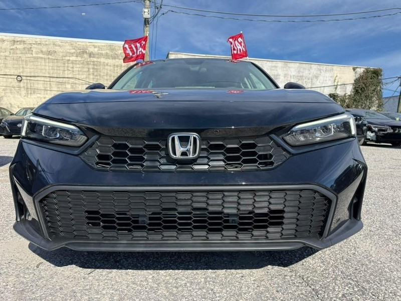 Honda Civic Sedan Vehicle Full-screen Gallery Image 3