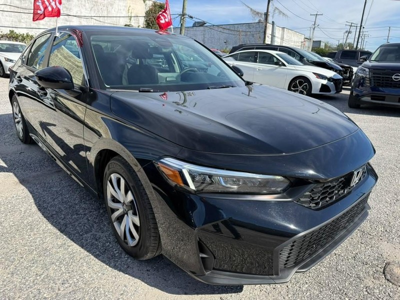 Honda Civic Sedan Vehicle Full-screen Gallery Image 4