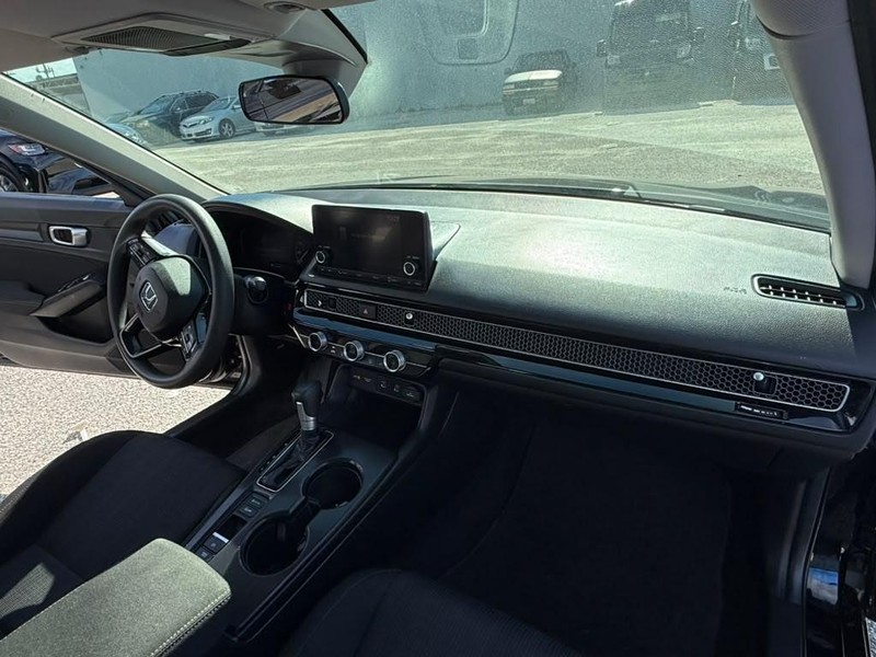 Honda Civic Sedan Vehicle Full-screen Gallery Image 11