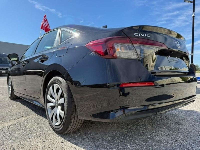 Honda Civic Sedan Vehicle Full-screen Gallery Image 13