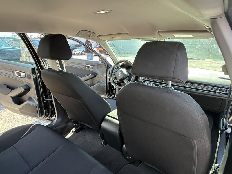 Honda Civic Sedan Vehicle Full-screen Gallery Image 15