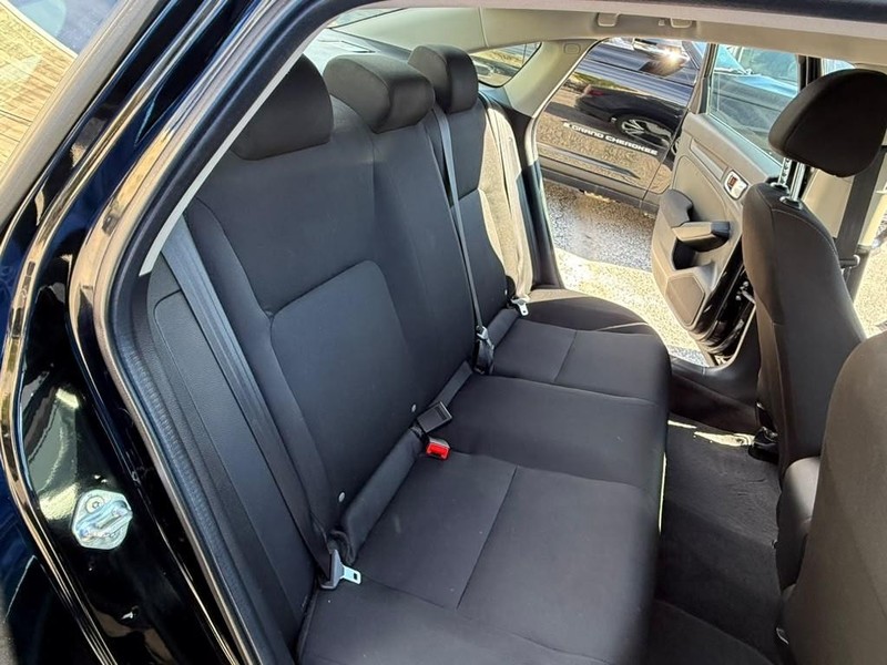 Honda Civic Sedan Vehicle Full-screen Gallery Image 19