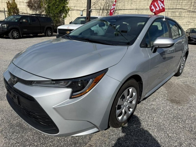 Toyota Corolla Vehicle Full-screen Gallery Image 2