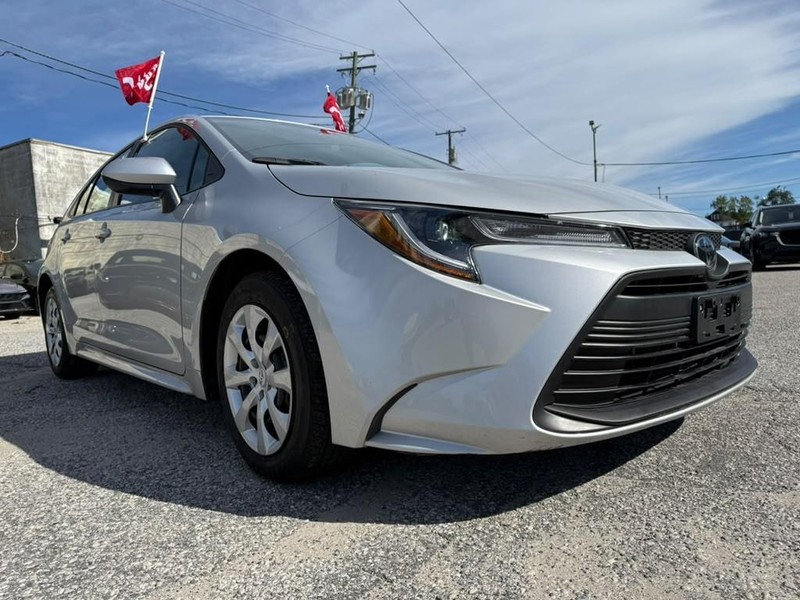 Toyota Corolla Vehicle Full-screen Gallery Image 4