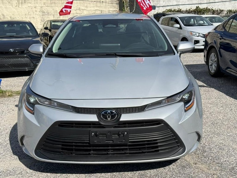Toyota Corolla Vehicle Full-screen Gallery Image 7
