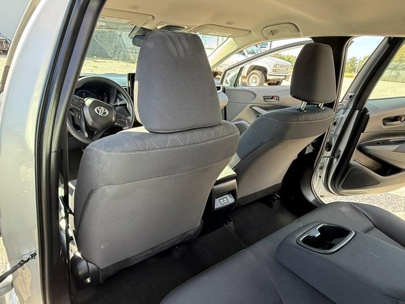 Toyota Corolla Vehicle Full-screen Gallery Image 17