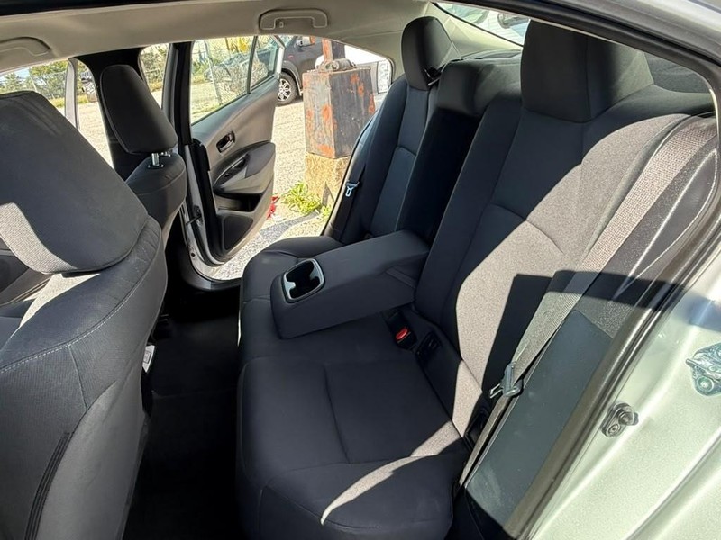 Toyota Corolla Vehicle Full-screen Gallery Image 22