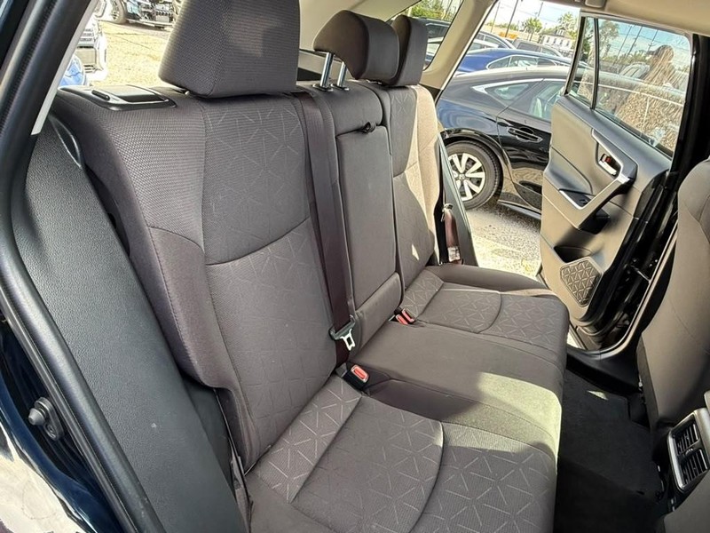 Toyota RAV4 Vehicle Full-screen Gallery Image 19