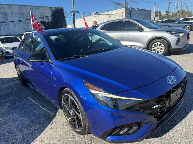 Hyundai Elantra Vehicle Full-screen Gallery Image 4