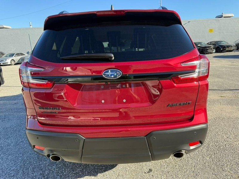 Subaru Ascent Vehicle Full-screen Gallery Image 8