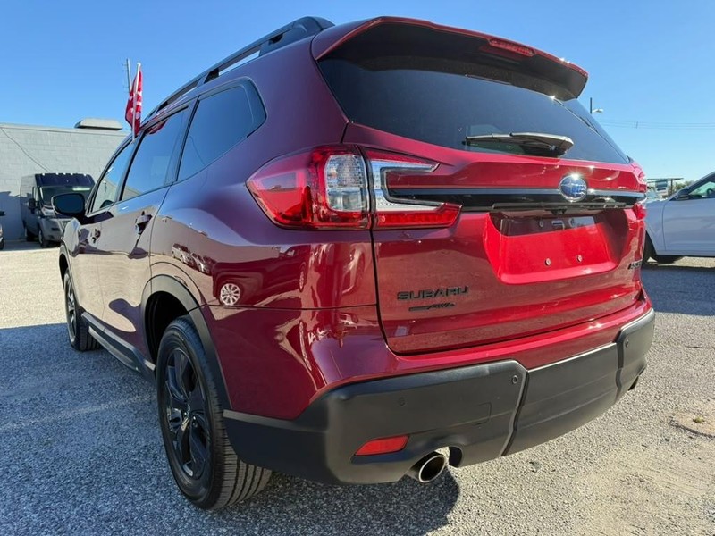 Subaru Ascent Vehicle Full-screen Gallery Image 10