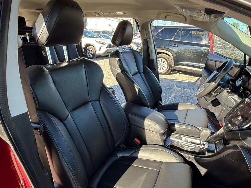 Subaru Ascent Vehicle Full-screen Gallery Image 12