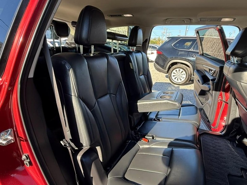 Subaru Ascent Vehicle Full-screen Gallery Image 15