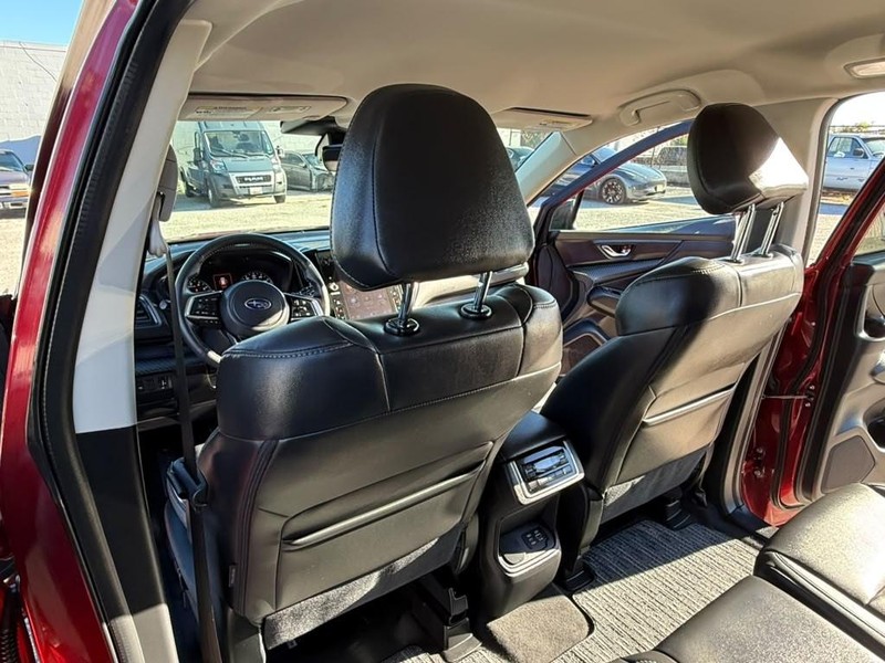 Subaru Ascent Vehicle Full-screen Gallery Image 20