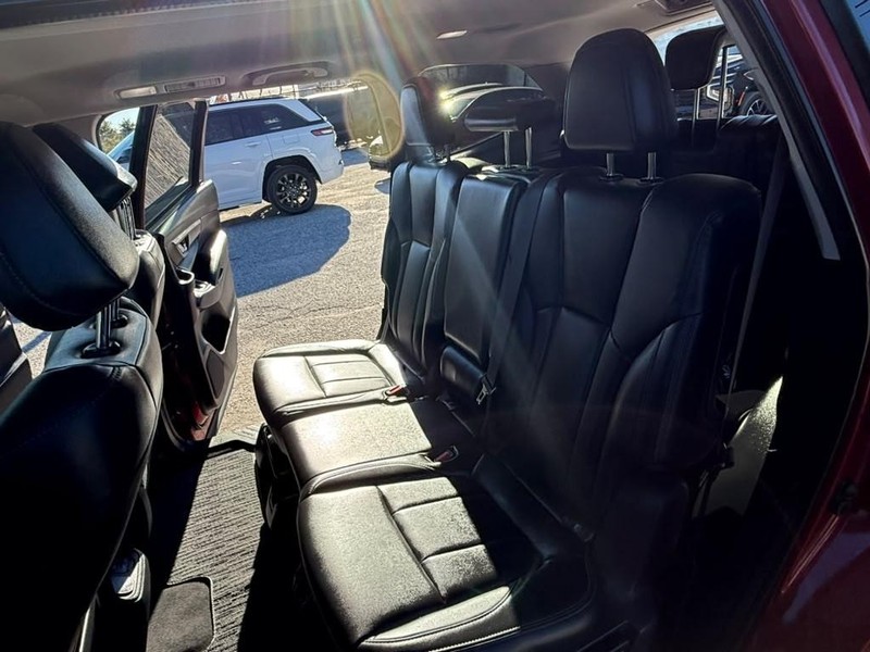 Subaru Ascent Vehicle Full-screen Gallery Image 21