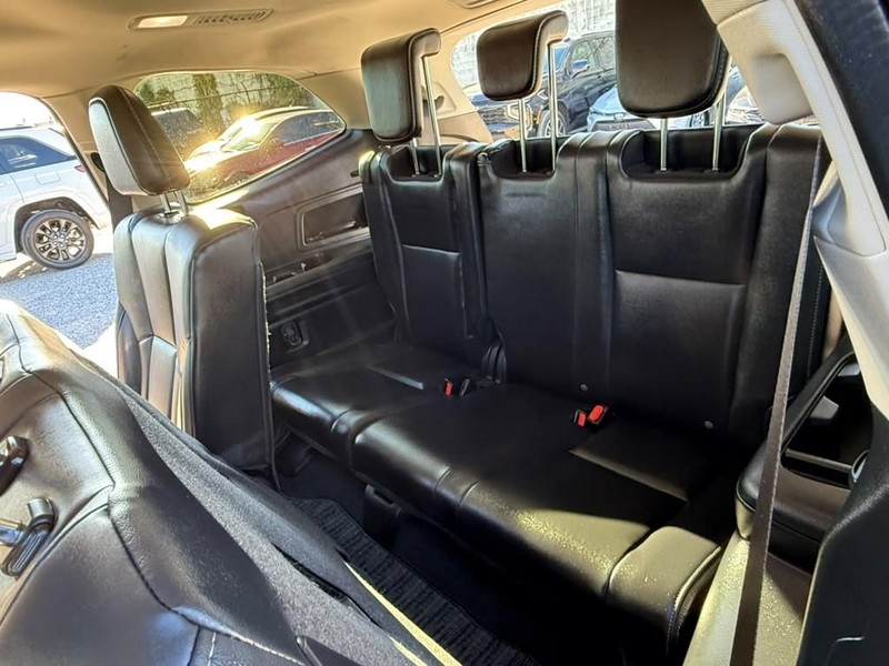 Subaru Ascent Vehicle Full-screen Gallery Image 22
