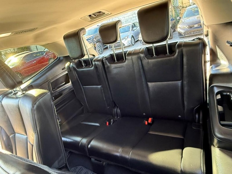 Subaru Ascent Vehicle Full-screen Gallery Image 23