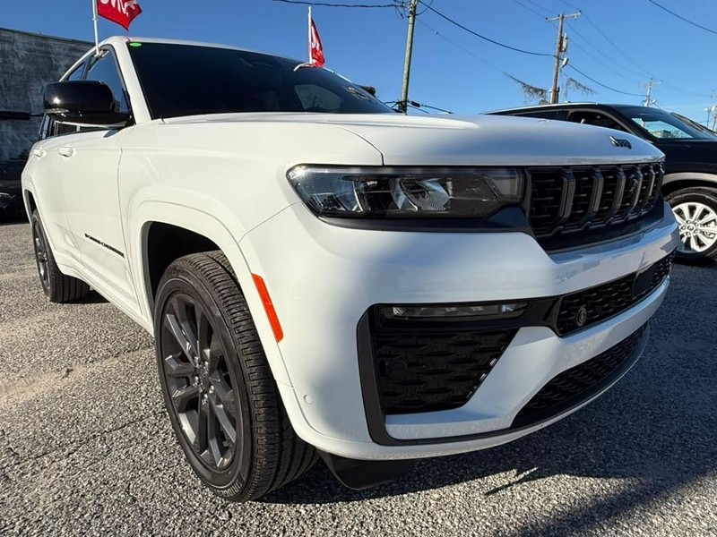 Jeep Grand Cherokee Vehicle Full-screen Gallery Image 6