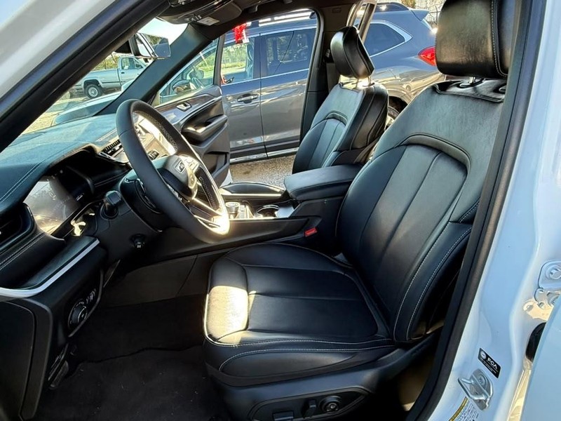 Jeep Grand Cherokee Vehicle Full-screen Gallery Image 21