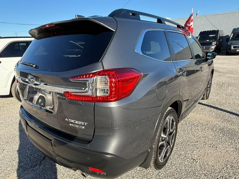 Subaru Ascent Vehicle Full-screen Gallery Image 7