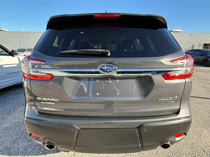 Subaru Ascent Vehicle Full-screen Gallery Image 9