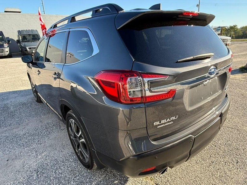 Subaru Ascent Vehicle Full-screen Gallery Image 10