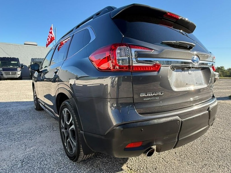 Subaru Ascent Vehicle Full-screen Gallery Image 11