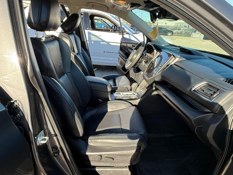 Subaru Ascent Vehicle Full-screen Gallery Image 14