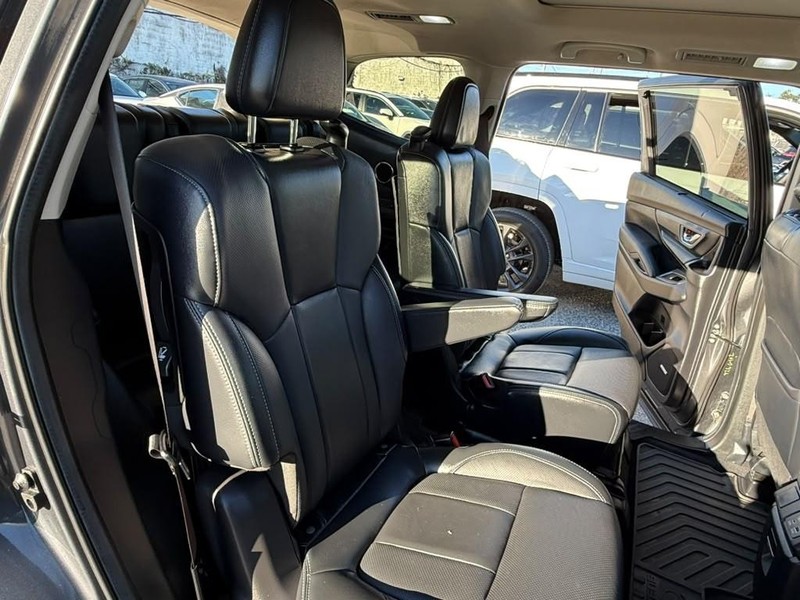 Subaru Ascent Vehicle Full-screen Gallery Image 16