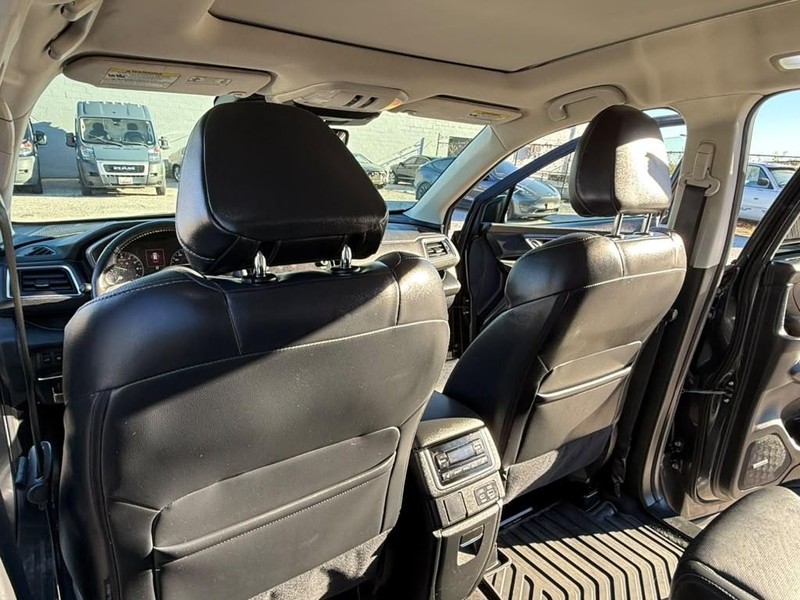 Subaru Ascent Vehicle Full-screen Gallery Image 21