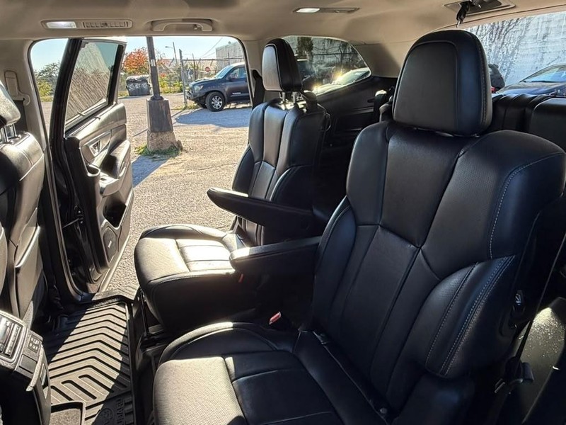 Subaru Ascent Vehicle Full-screen Gallery Image 22