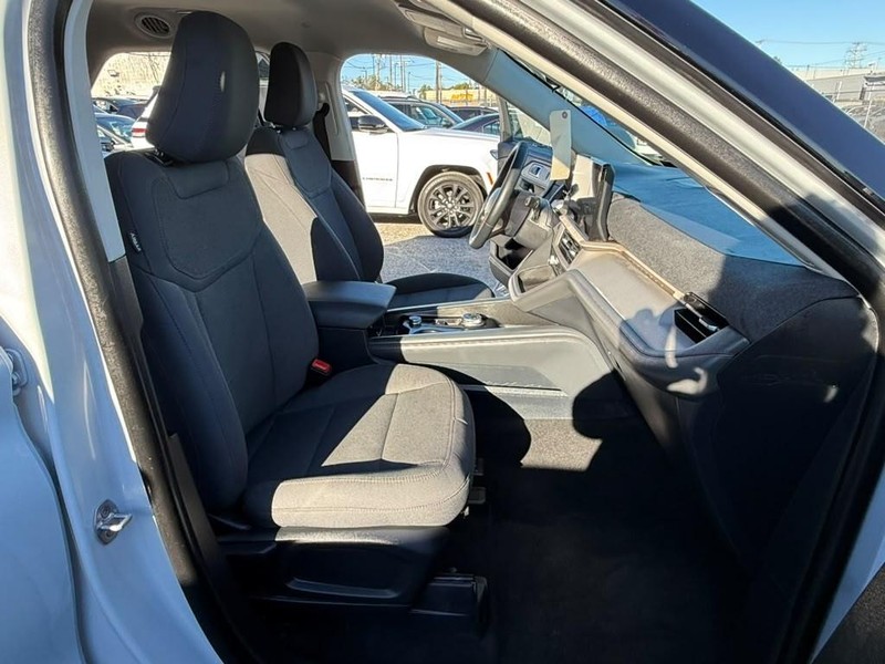 Ford Explorer Vehicle Full-screen Gallery Image 13