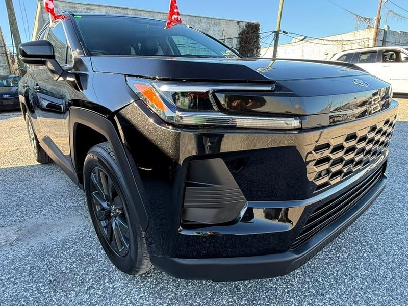 Toyota RAV4 Vehicle Full-screen Gallery Image 6
