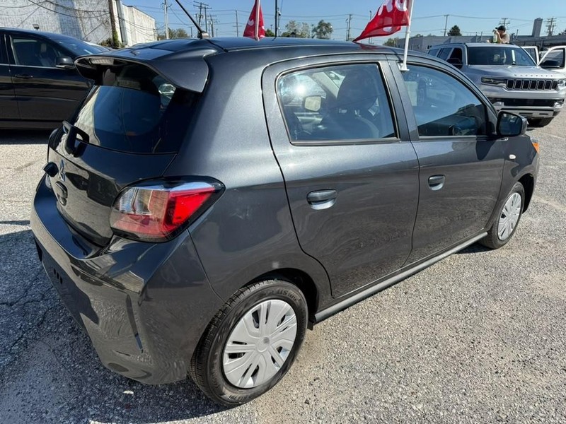 Mitsubishi Mirage Vehicle Full-screen Gallery Image 6