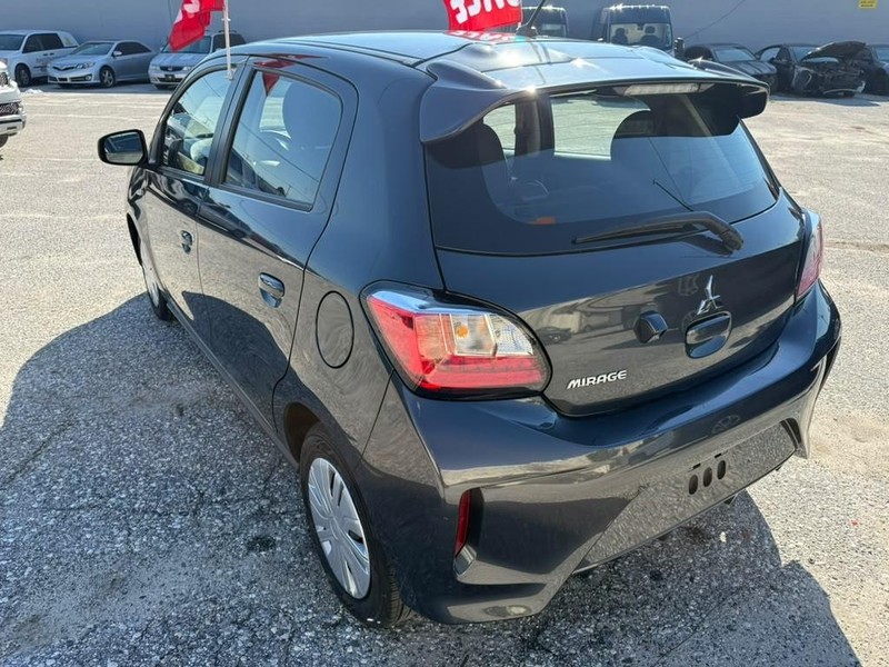 Mitsubishi Mirage Vehicle Full-screen Gallery Image 10