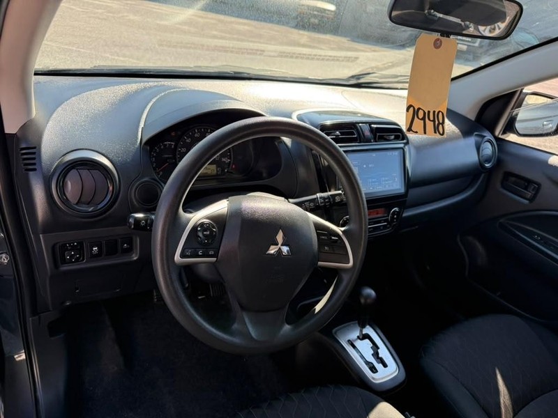 Mitsubishi Mirage Vehicle Full-screen Gallery Image 11