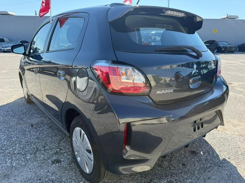 Mitsubishi Mirage Vehicle Full-screen Gallery Image 12