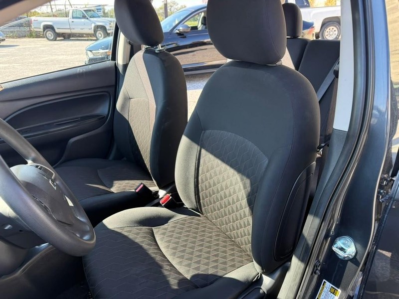 Mitsubishi Mirage Vehicle Full-screen Gallery Image 13