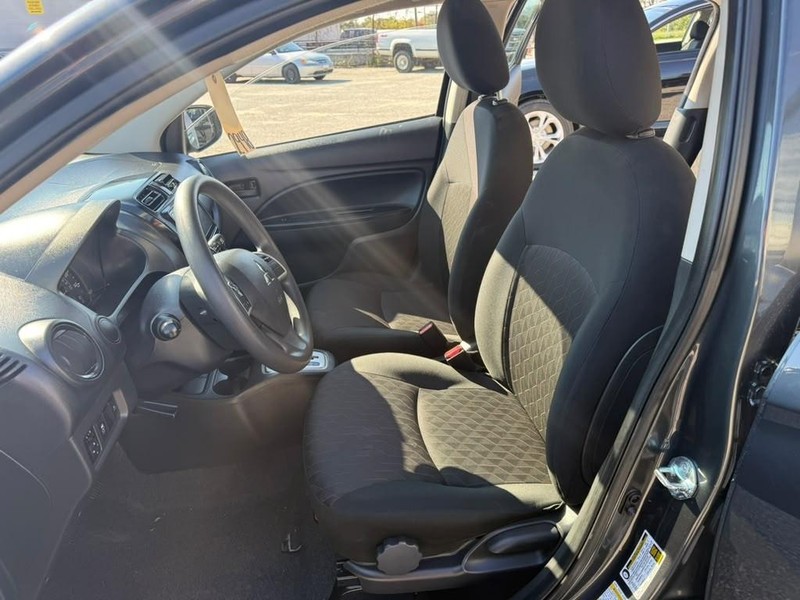 Mitsubishi Mirage Vehicle Full-screen Gallery Image 15