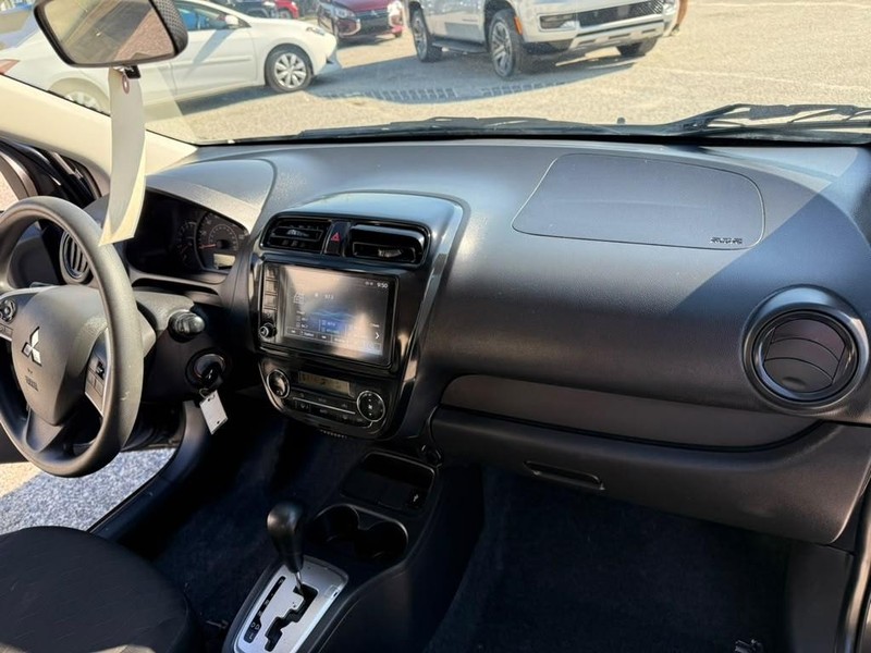 Mitsubishi Mirage Vehicle Full-screen Gallery Image 20