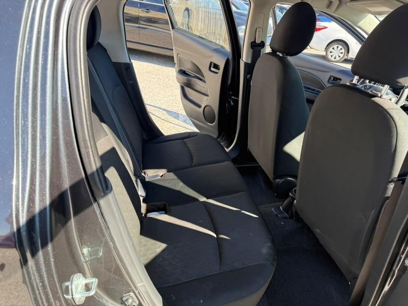 Mitsubishi Mirage Vehicle Full-screen Gallery Image 21