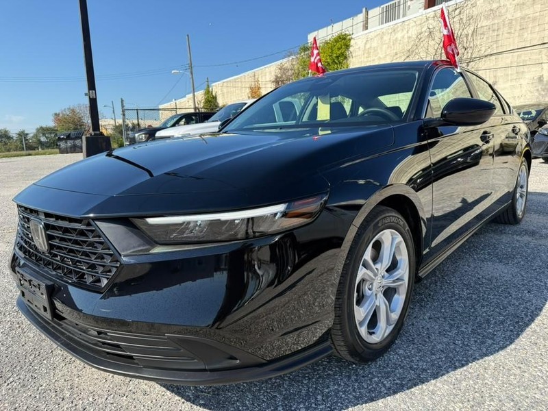 Honda Accord Sedan Vehicle Full-screen Gallery Image 2