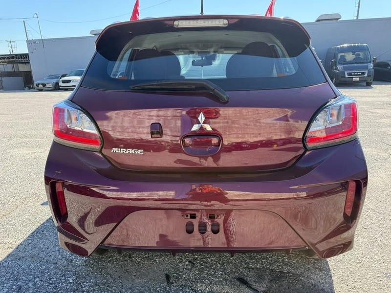 Mitsubishi Mirage Vehicle Full-screen Gallery Image 7