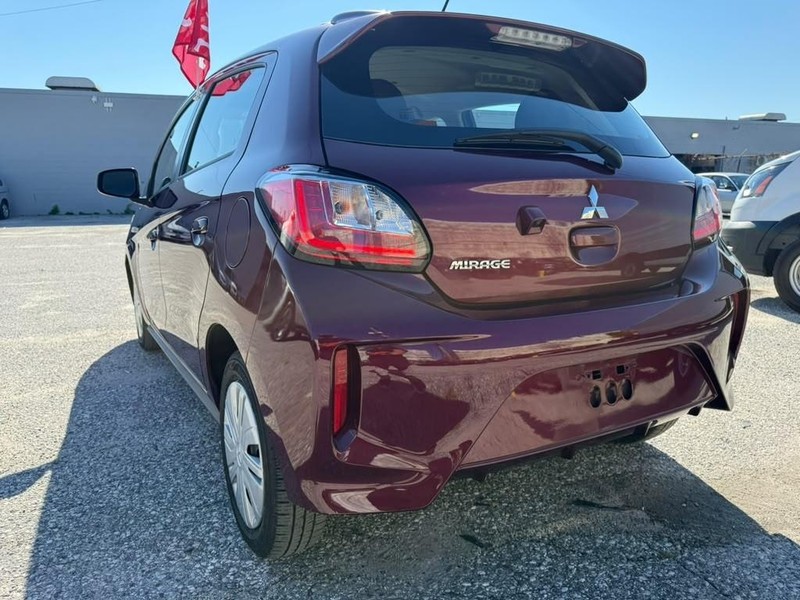 Mitsubishi Mirage Vehicle Full-screen Gallery Image 9
