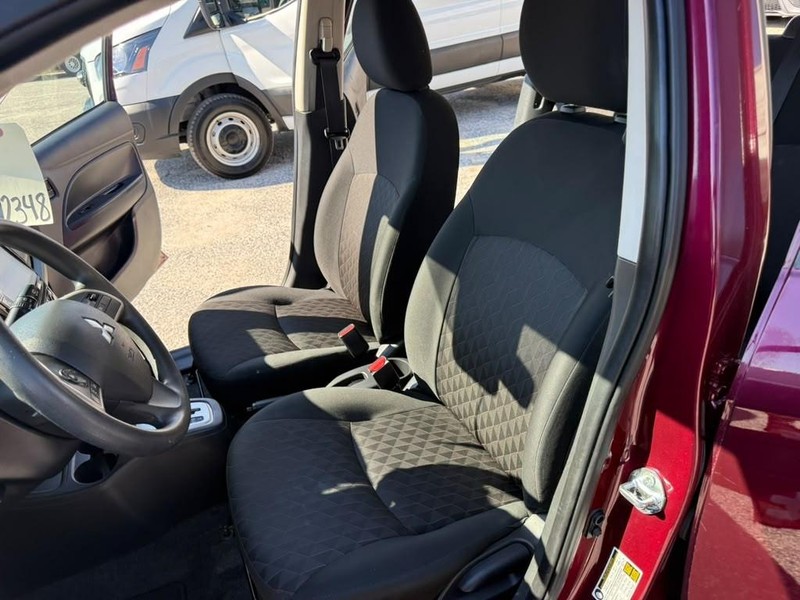 Mitsubishi Mirage Vehicle Full-screen Gallery Image 19